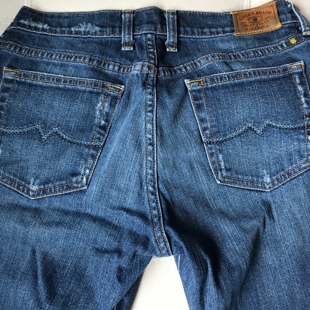 Lucky brand blue jeans. Straight n Sweet style.