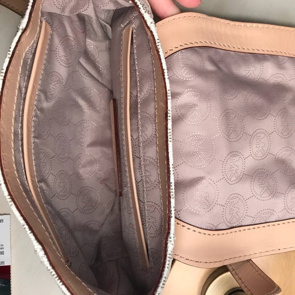 MK Small cross body - Picture 3 of 3