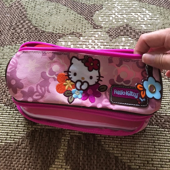 Floral Hello Kitty bag - Picture 2 of 3