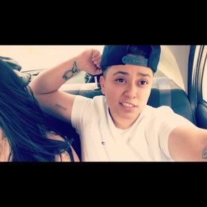 Meet your Posher, Dee