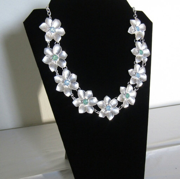 Necklace - Picture 4 of 4