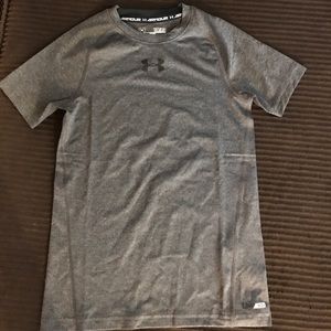 Under Armour Boys Fitted Shirt Size YSM