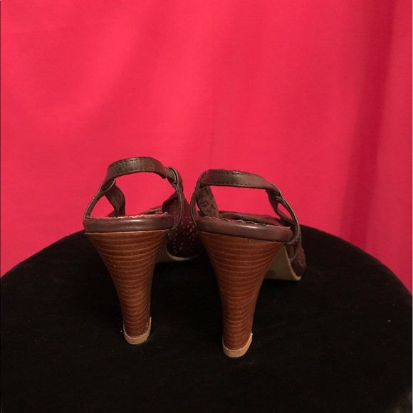 Shoes - Picture 2 of 3