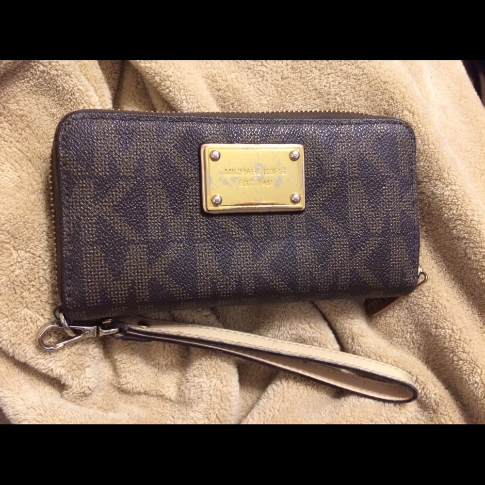 Michael Kors wallet/gently used