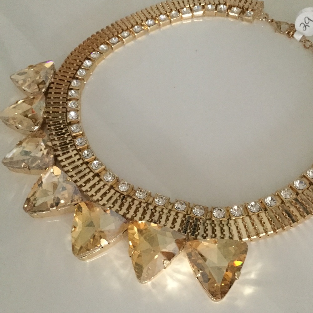 Statement necklace