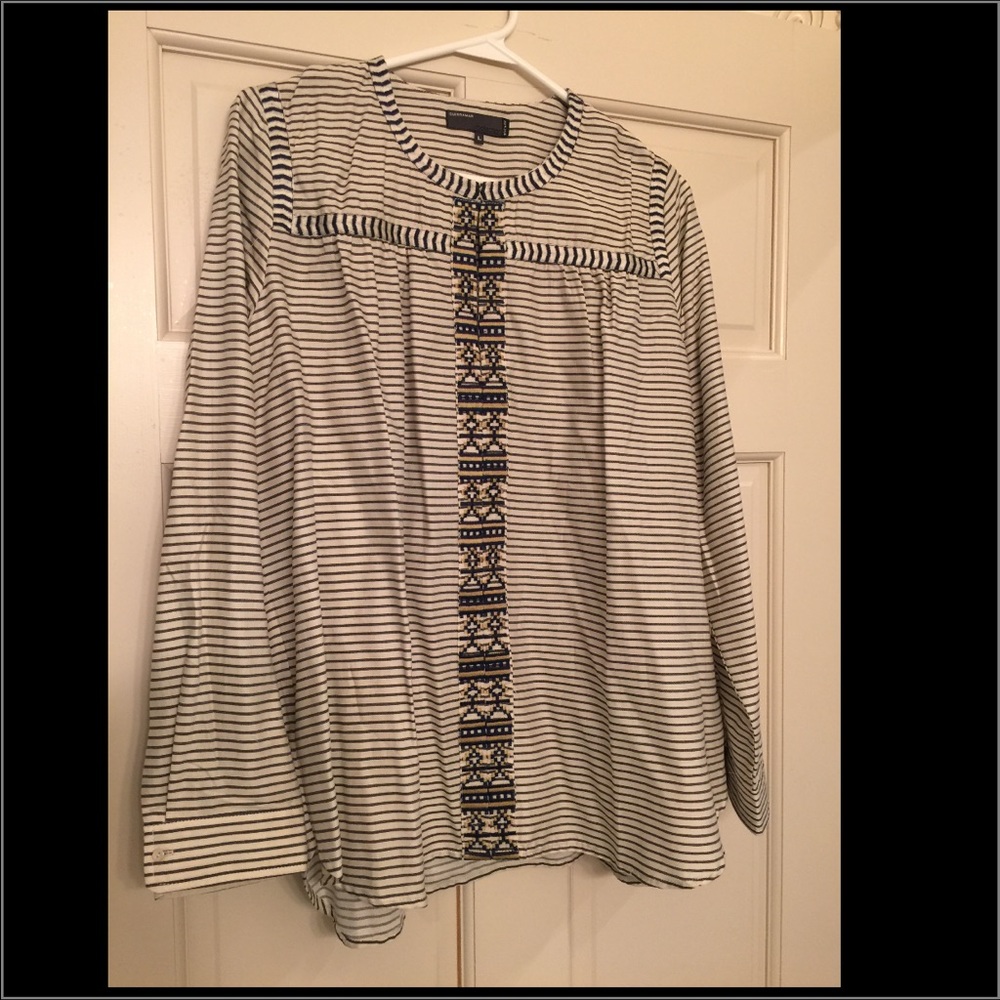 Long sleeved loose fitting top