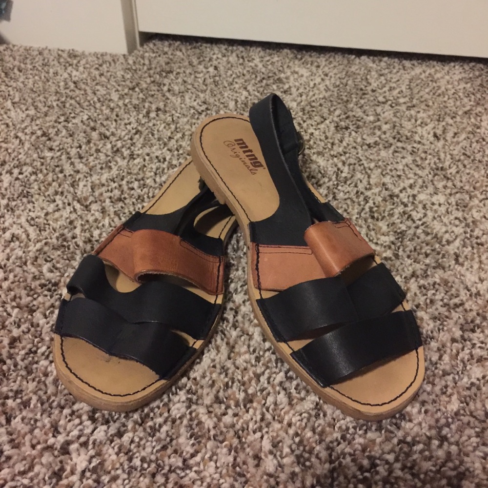 MTNG Originals black and brown leather flats