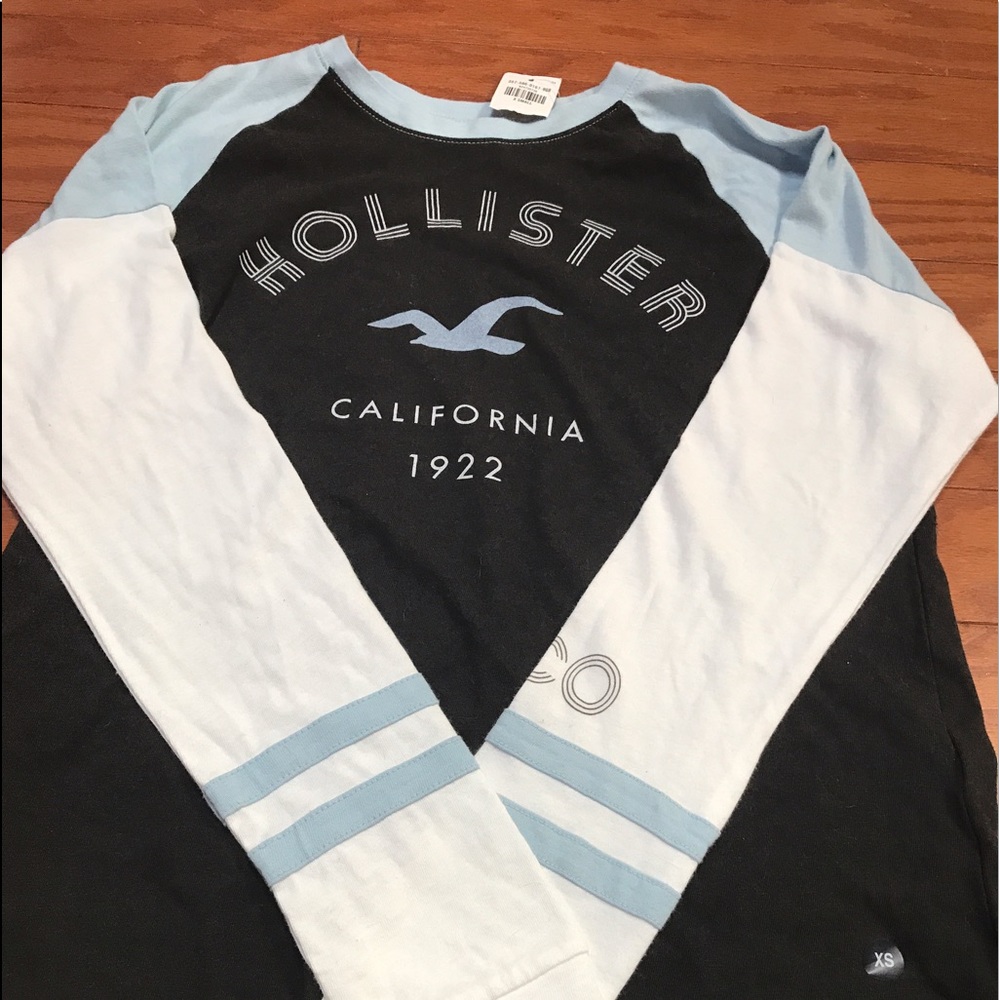 Very cute Hollister long sleeve Tee. NWT