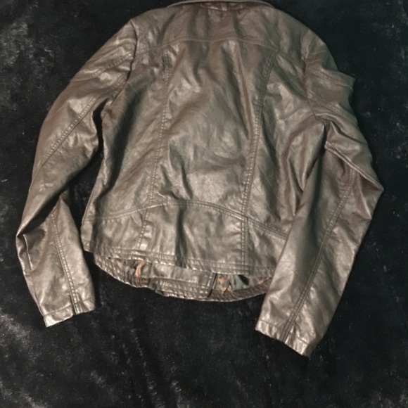 Brown leather jacket - Picture 2 of 6