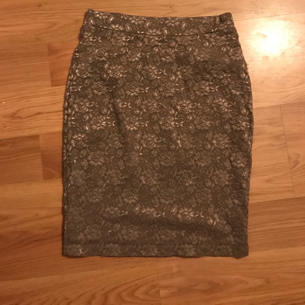 Lace skirt