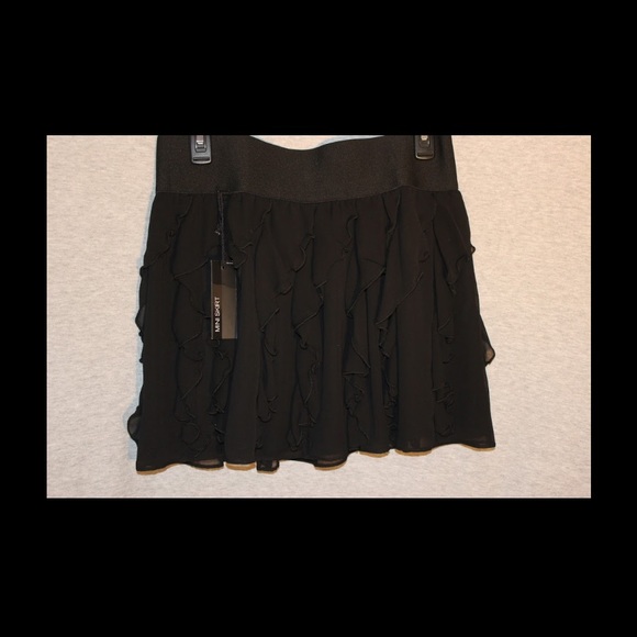 ⚡️EXPRESS⚡️ ruffled black mini skirt - Picture 1 of 2
