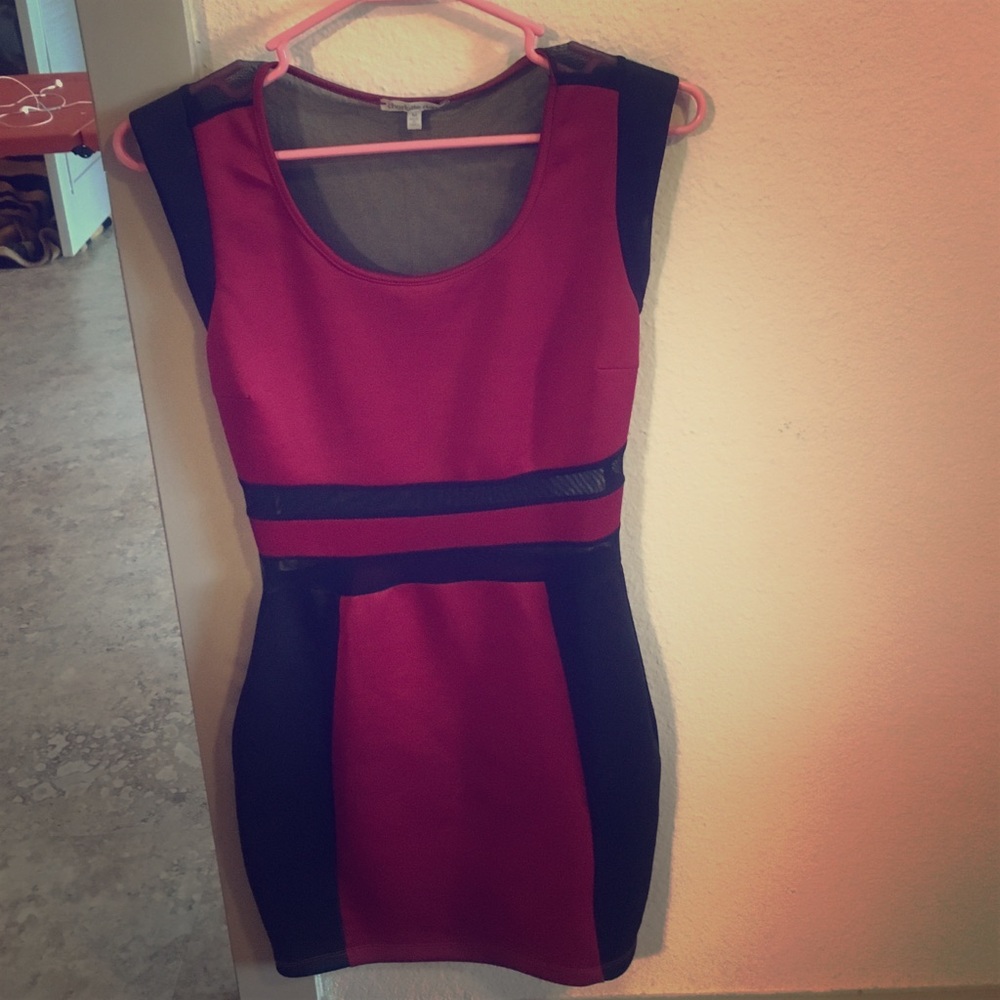red and black bodycon dress