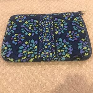 NWOT Vera Bradley Indigo Pop 17 inch Laptop Case