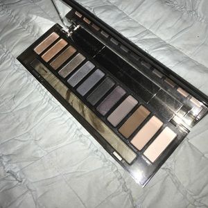 URBAN DECAY NAKED SMOKY