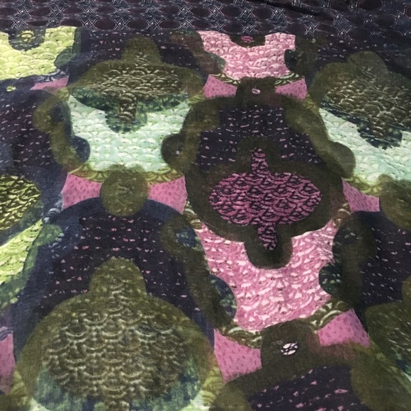 A multi colored scarf - Picture 3 of 5