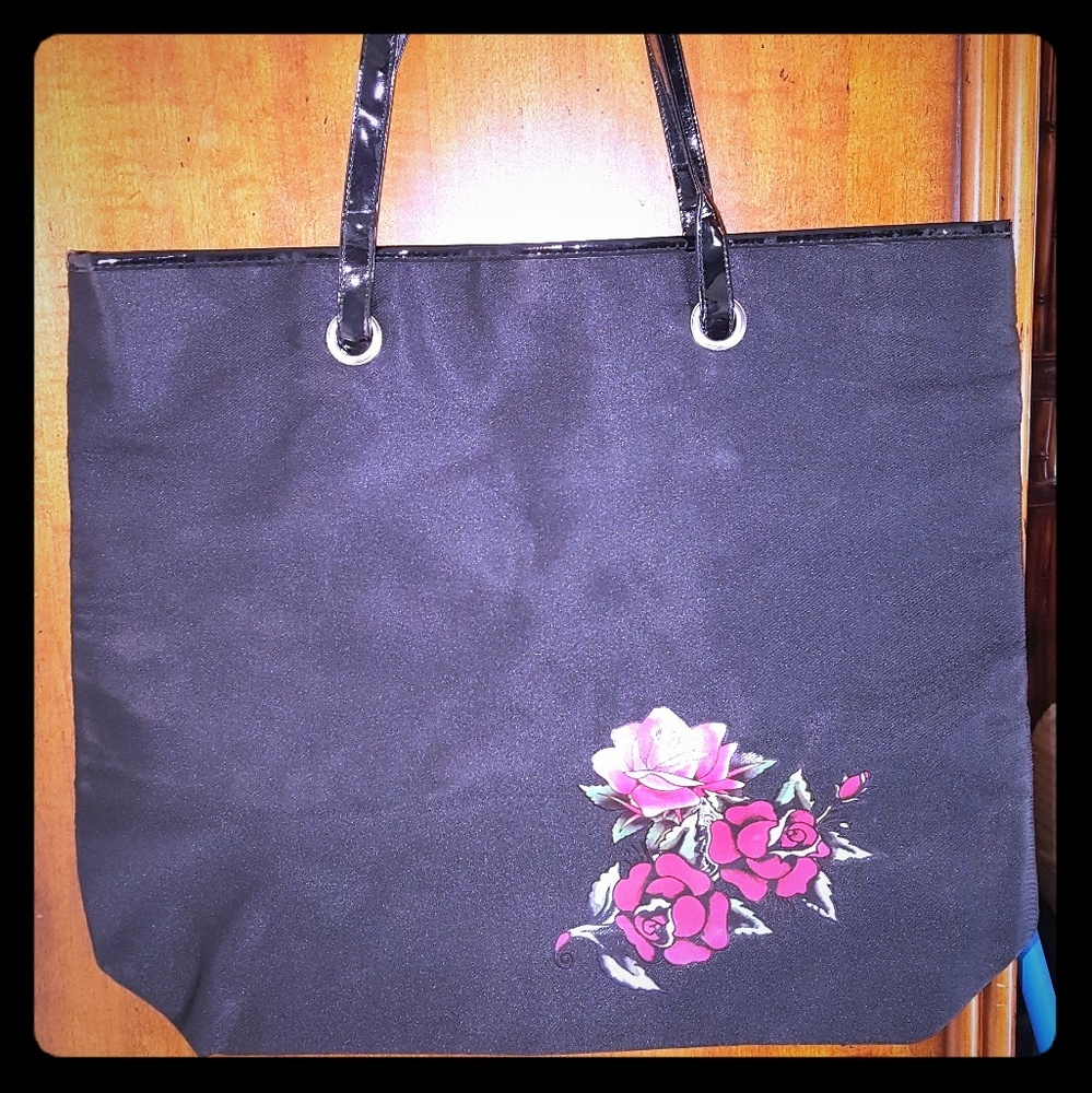 NWOT- ED HARDY SKULL HEAD TOTE