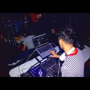 Meet your Posher, Dev