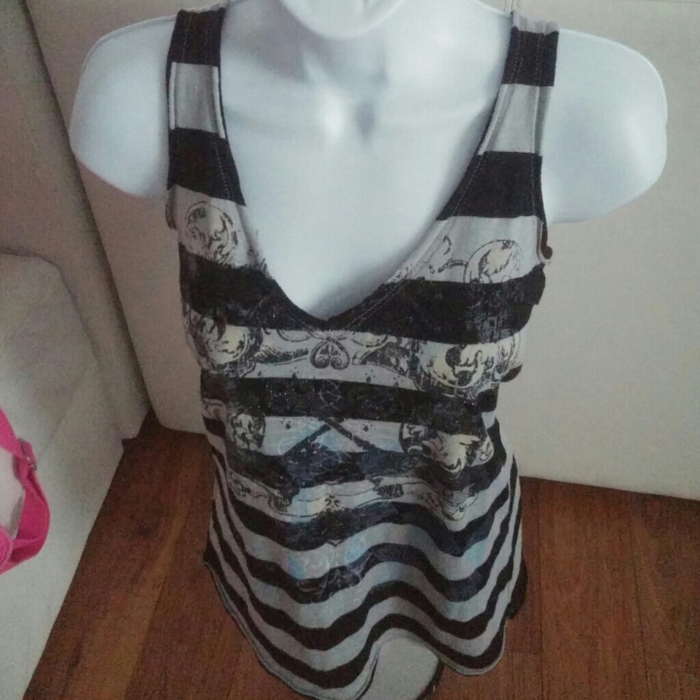 NWOT Fang razor back tank top
