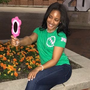 Meet your Posher, Dominique