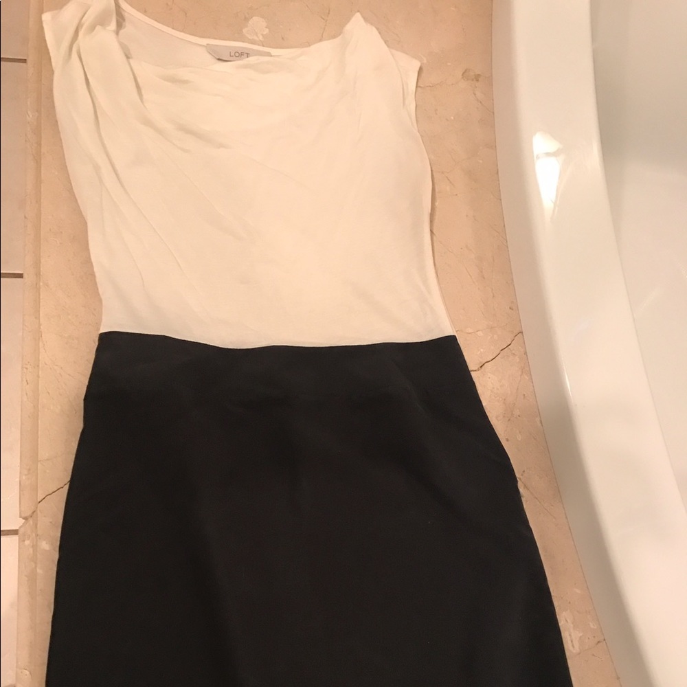 Light cream and white dress sleeveless