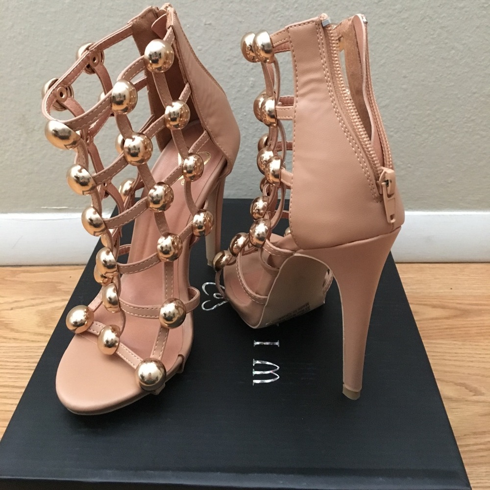 Nude high heels from Windsor!