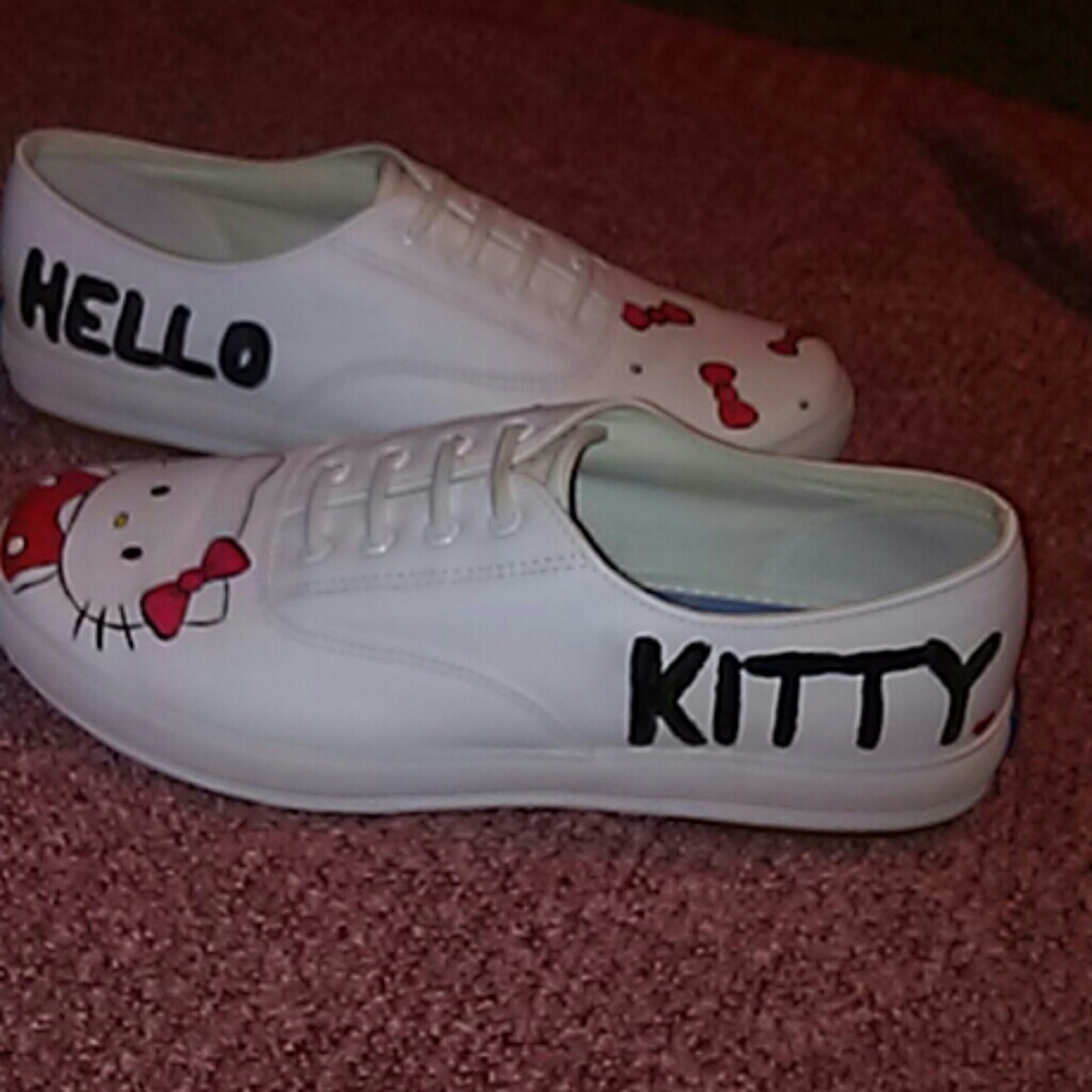 Hello Kitty Keds - Picture 2 of 2
