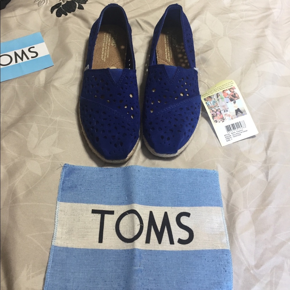 Toms blue Moroccan cutout size 7
