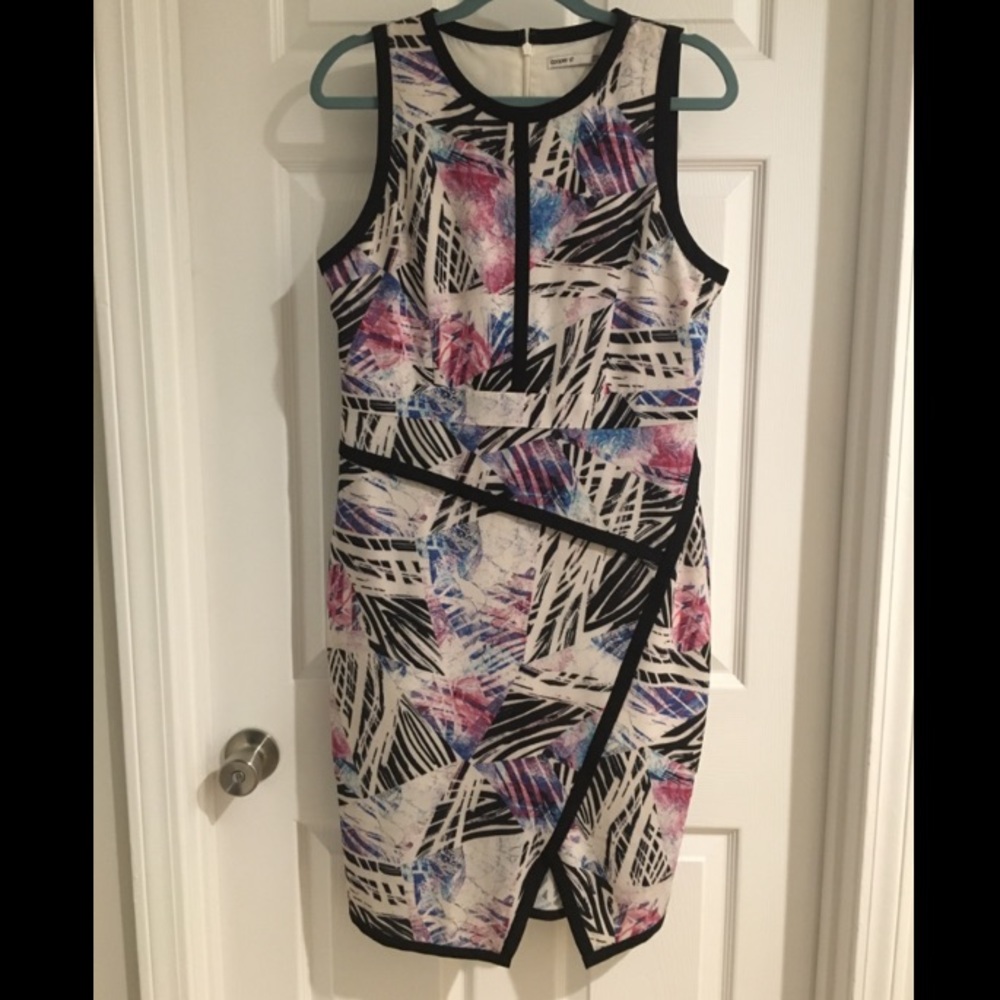 Cooper St size 8 pattern dress with black piping