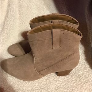 Tan pull on ankle boots