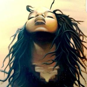 Meet your Posher, Dominique