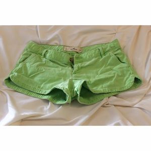 Hollister •• low rise shorts