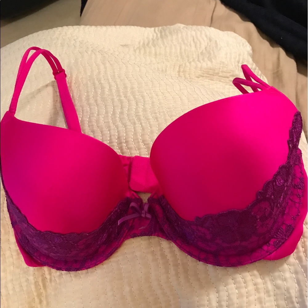 32DD Victoria Secret Bra