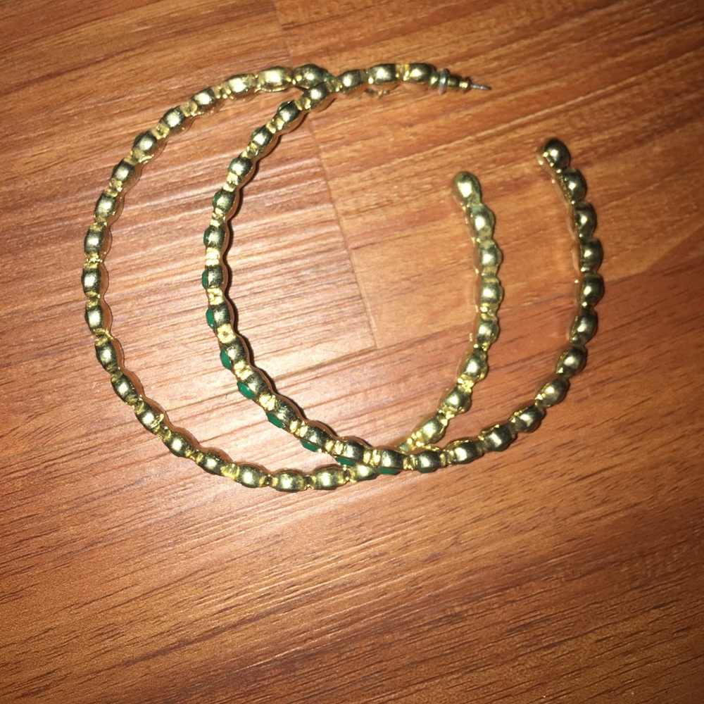 Perfect summer hoop earrings!