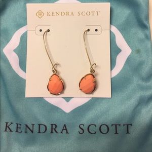 💋Kendra Scott Dee Earrings