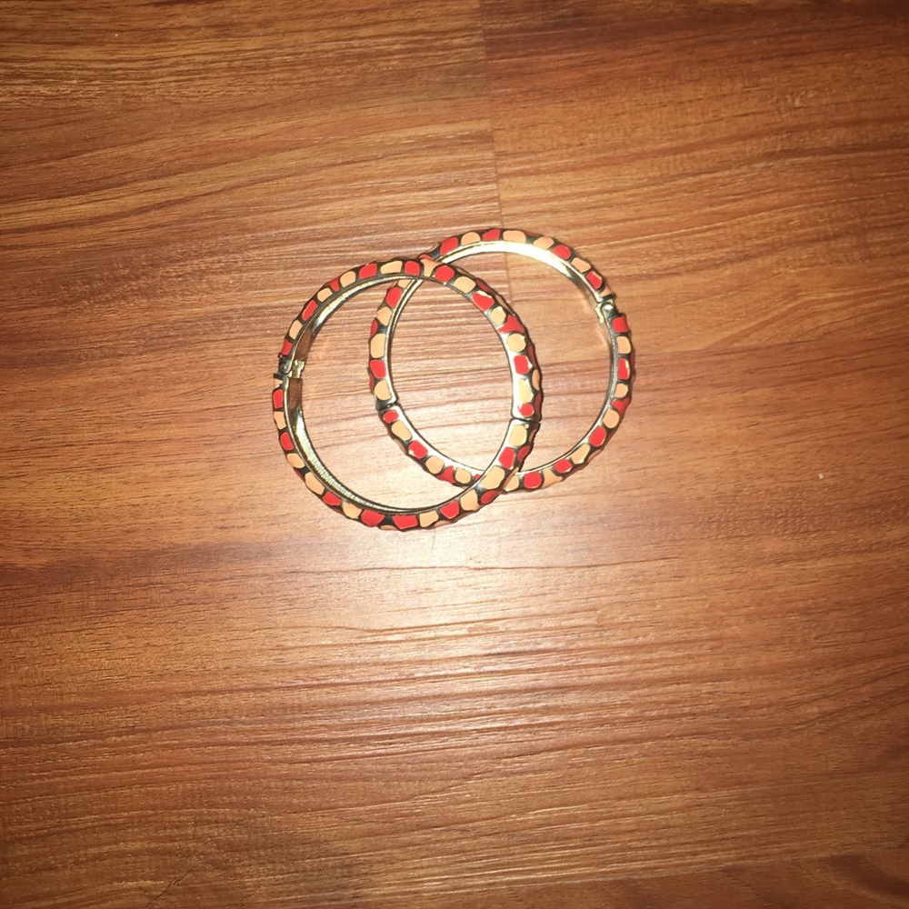 Set of 2 bracelets!