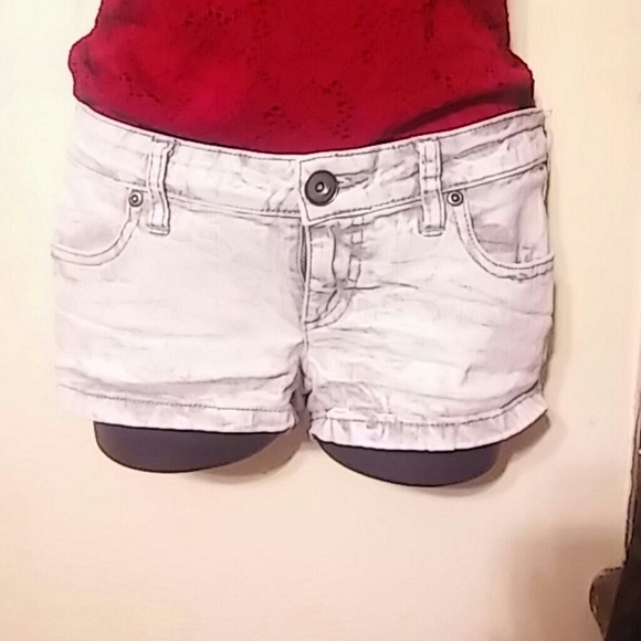 Shorts - Picture 2 of 4