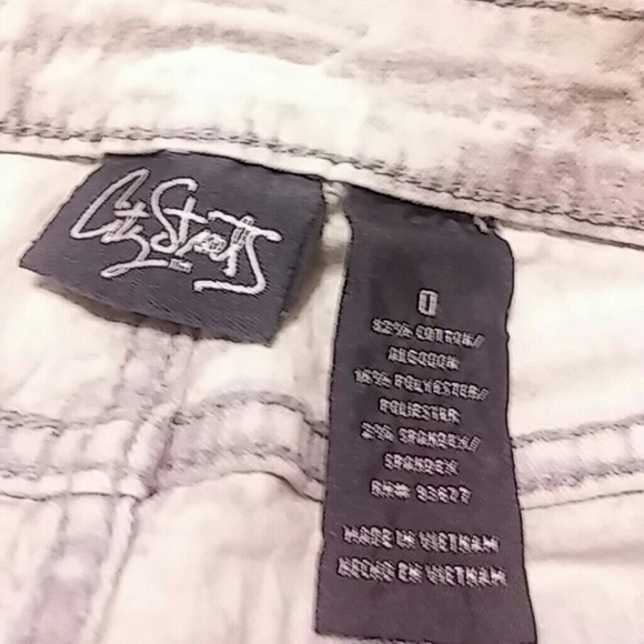 Shorts - Picture 3 of 4