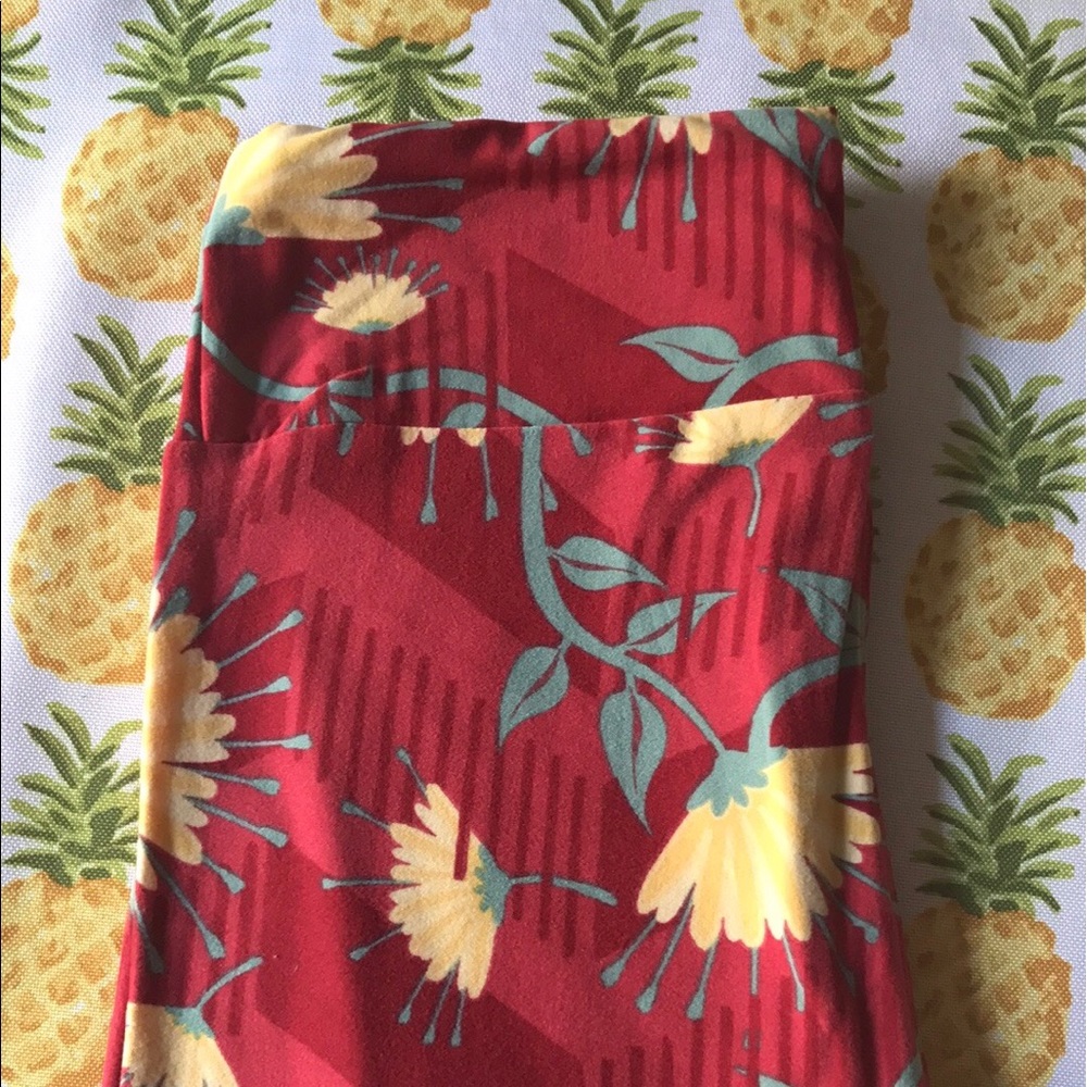 BNWOT OS Lularoe Leggings