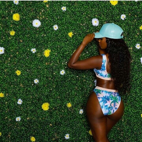 Meet your Posher, Zoe - Picture 1 of 1