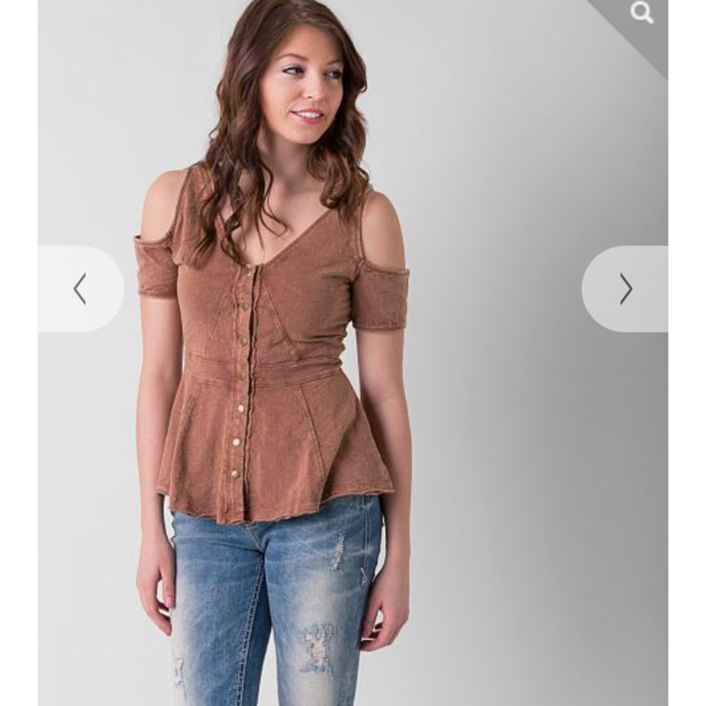 Cold shoulder top from free people.