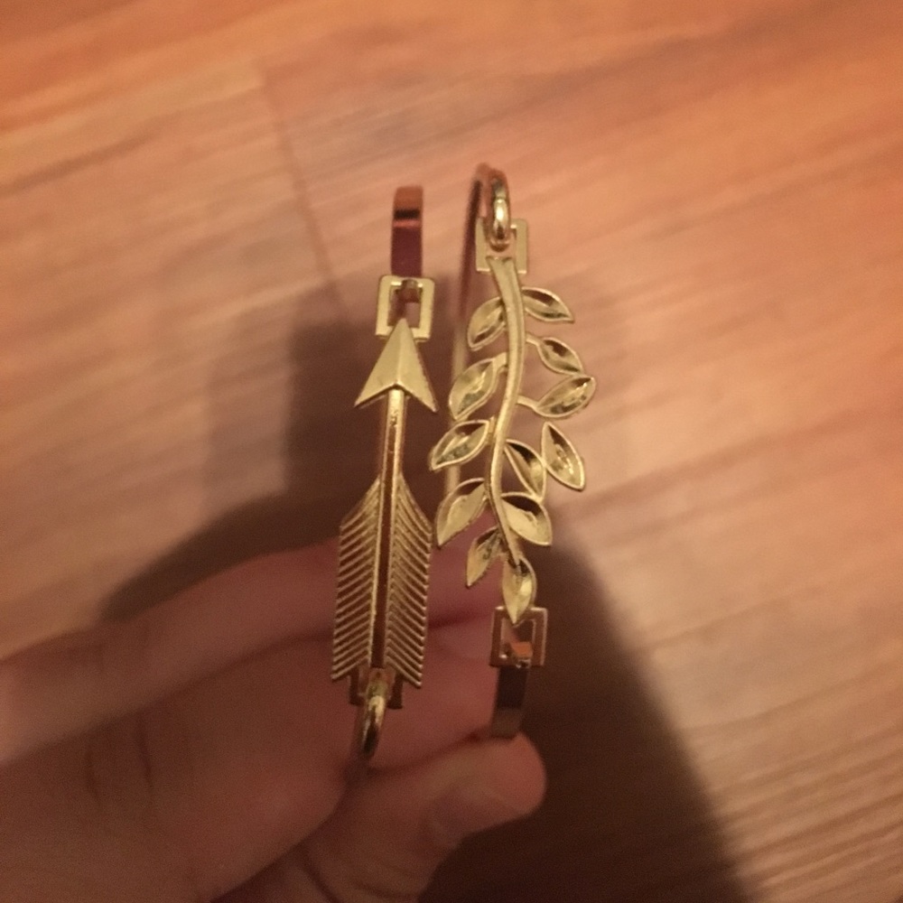 Leaf and arrow Bracelet