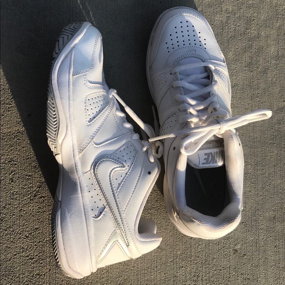 LIKE NEW Nike City Court Tennis Shoes