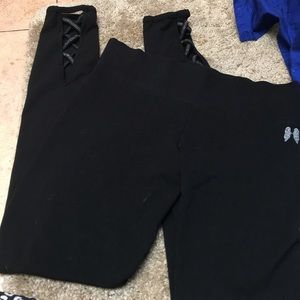 🎀VS yoga pant with criss cross ankle detail 🎀