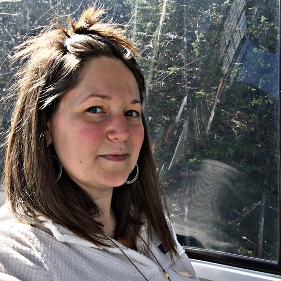 Meet your Posher, Kelli - Picture 2 of 2