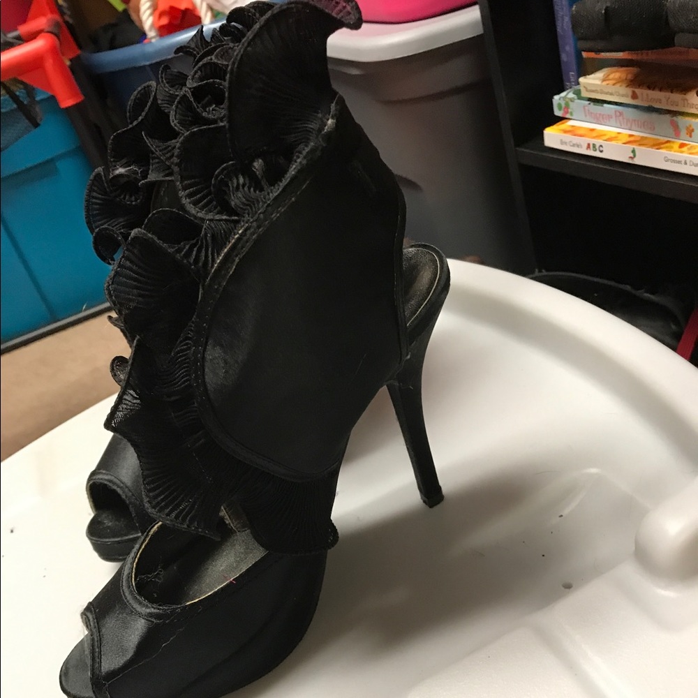 Size 8 frilly stiletto heels
