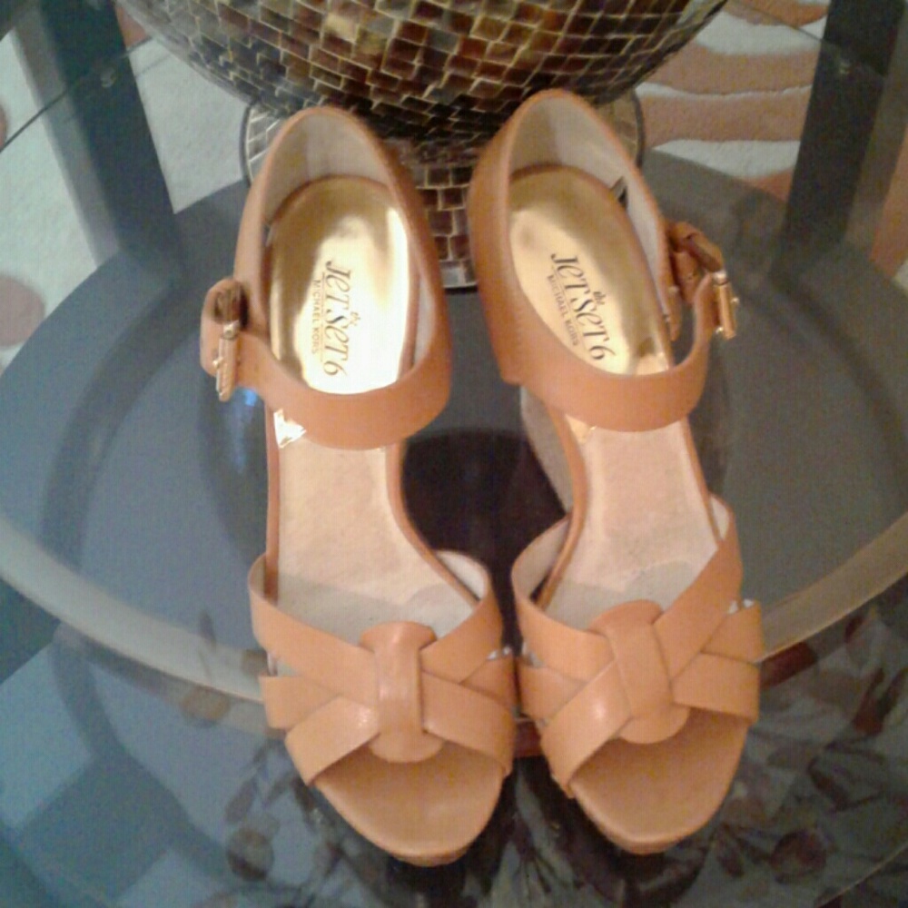 Platform shoes