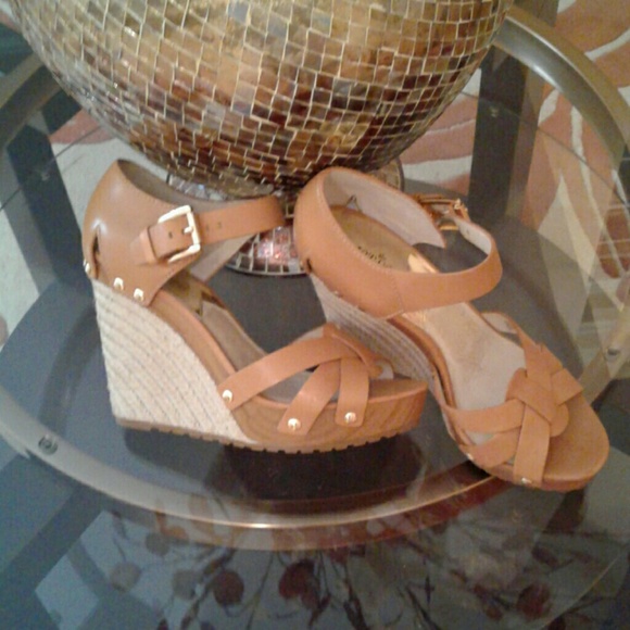 Platform shoes - Picture 2 of 3