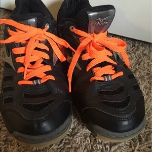 MIZUNO VOLLEYBALL SHOES!