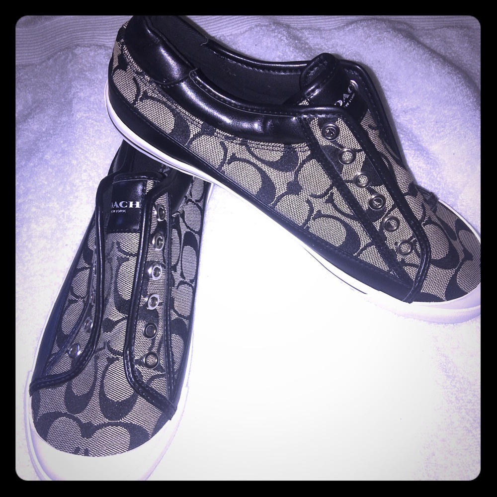 🔴🔴 SOLD!! 🔴🔴Coach slip on tennis shoes