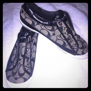 🔴🔴 SOLD!! 🔴🔴Coach slip on tennis shoes